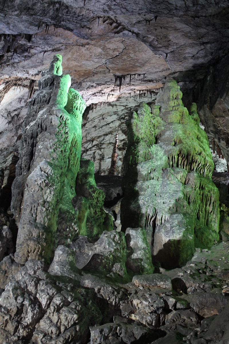 درون غار دربند مهدی‌شهر